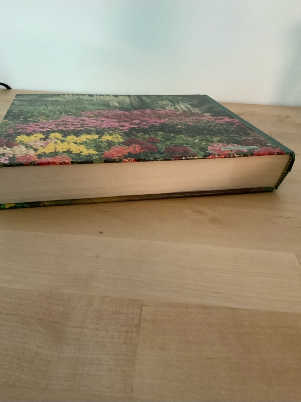 Reader's Digest Illustrated Guide to Gardening in Canada - Hardcover book - Picture 6 of 6